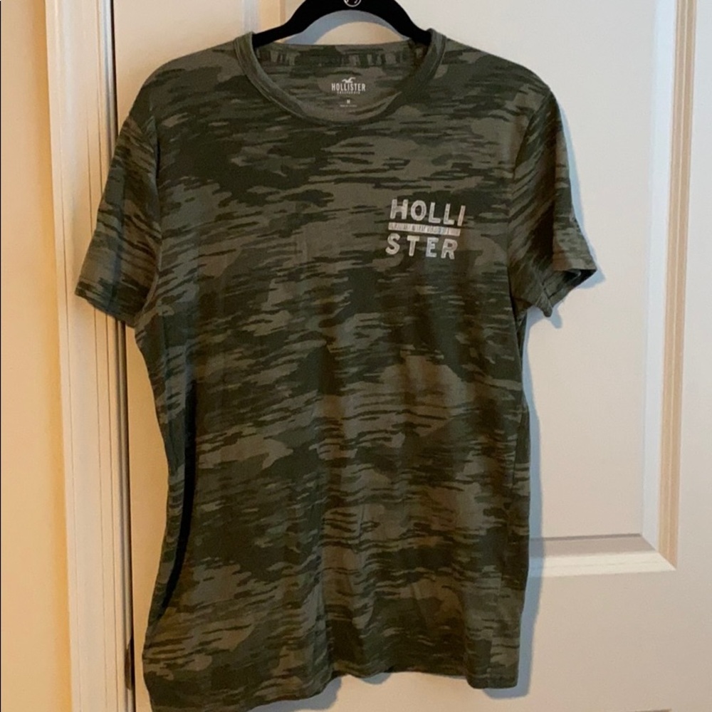 Men’s Hollister t-shirt